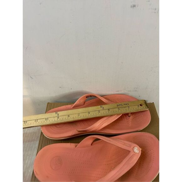 Crocs size 9 flip flop sandals  peach pink (smudges ) - Picture 7 of 7